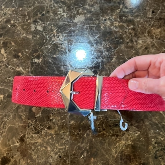 NWT Small White House/black market reversible belt. A322 - Picture 3 of 6